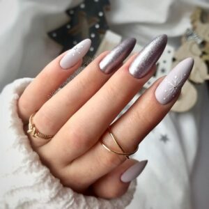 srebrne zimowe paznokcie