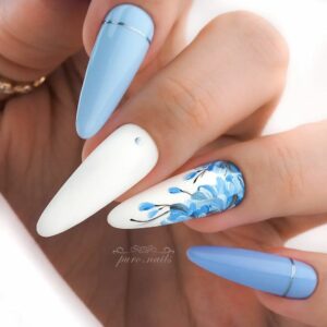 pastelowy manicure niebieski
