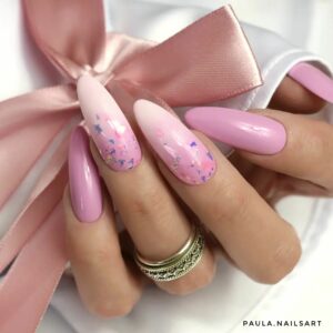 różowy manicure