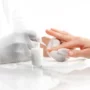 Top do paznokci hybrydowych – klucz do trwałego manicure